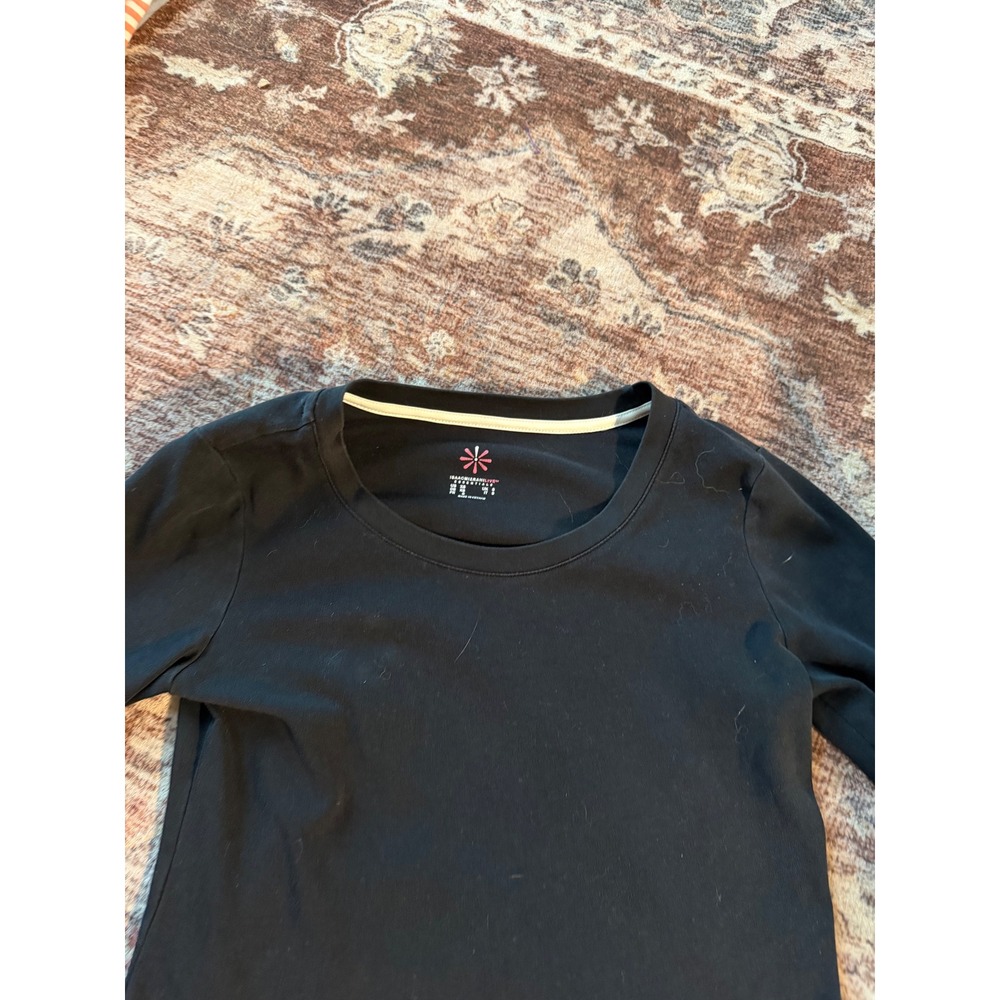 Isaac Mizrahi Live Essentials Black Long Sleeve Crew Neck Top XS High Low Hem - Picture 2 of 3